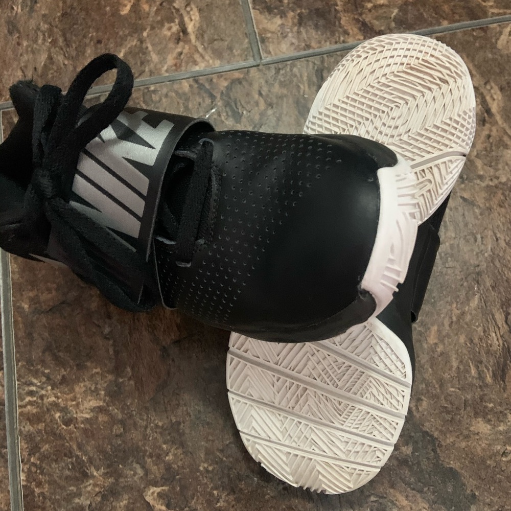 Shoes - Picture 3 of 3